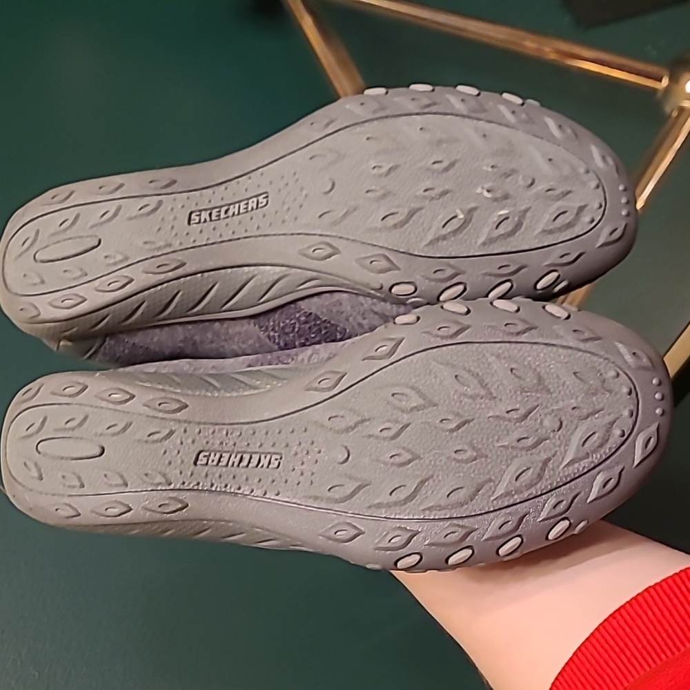NWOB SKECHERS grey slip-op sneaker - Picture 4 of 5
